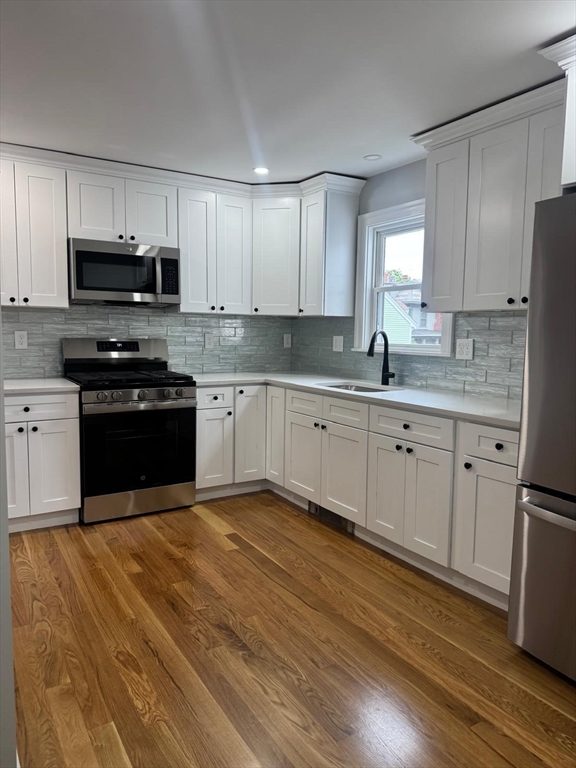 3 bed, 1 bath apartment for rent at 19 Nahant Pl Unit 2, Lynn — photo 4 of 7