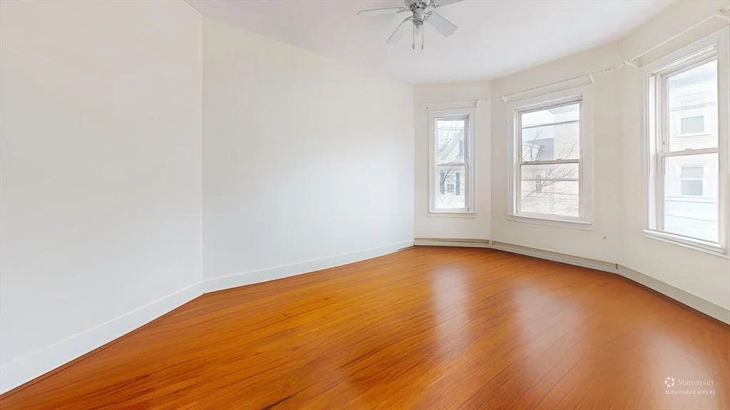 3 bed, 1 bath apartment for rent at 19 Newport Unit 2, Dorchester — photo 5 of 13