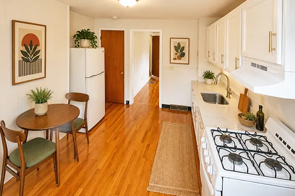 1 bed, 1 bath apartment for rent at 19 Norumbega Ter Unit 1, South Side