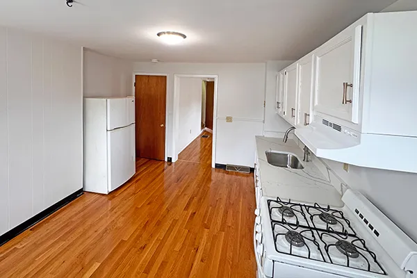 1 bed, 1 bath apartment for rent at 19 Norumbega Ter Unit 1, South Side — photo 7 of 11