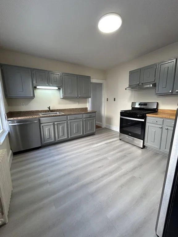 3 bed, 1 bath apartment for rent at 19 Oakland Unit 19, Watertown — photo 8 of 23