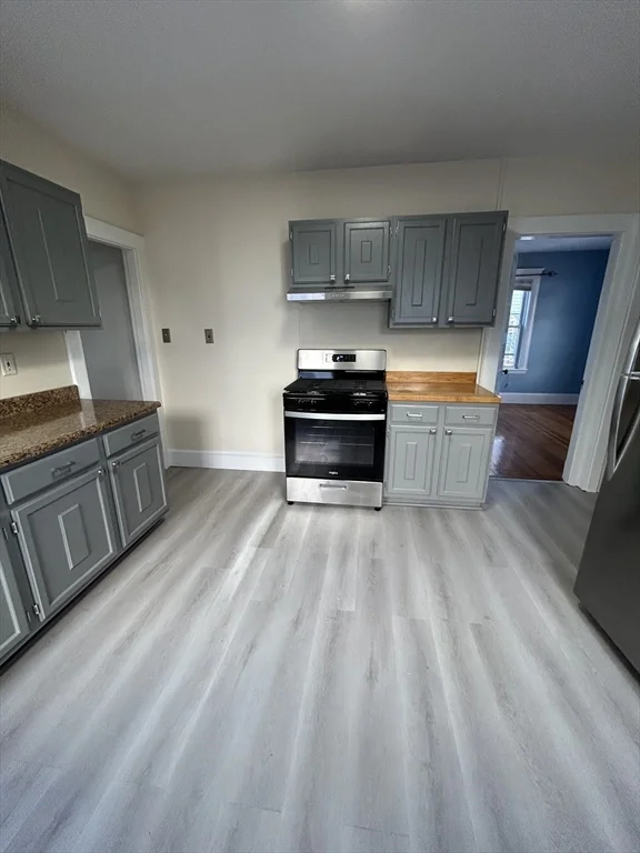 3 bed, 1 bath apartment for rent at 19 Oakland Unit 19, Watertown — photo 10 of 23