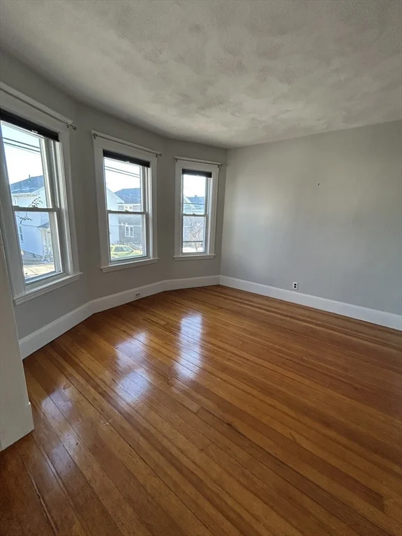 3 bed, 1 bath apartment for rent at 19 Oakland Unit 19, Watertown — photo 4 of 23