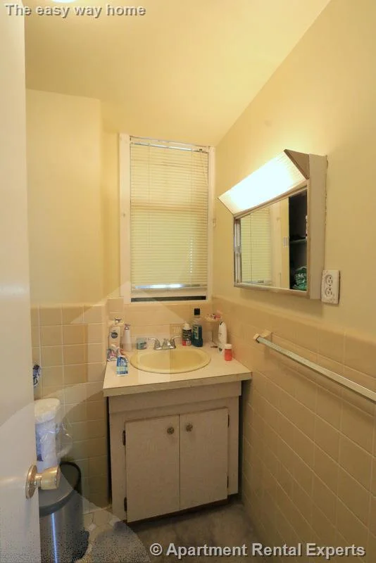 3 bed, 1 bath apartment for rent at 19 Park Ave Unit 2, Davis Square — photo 9 of 18