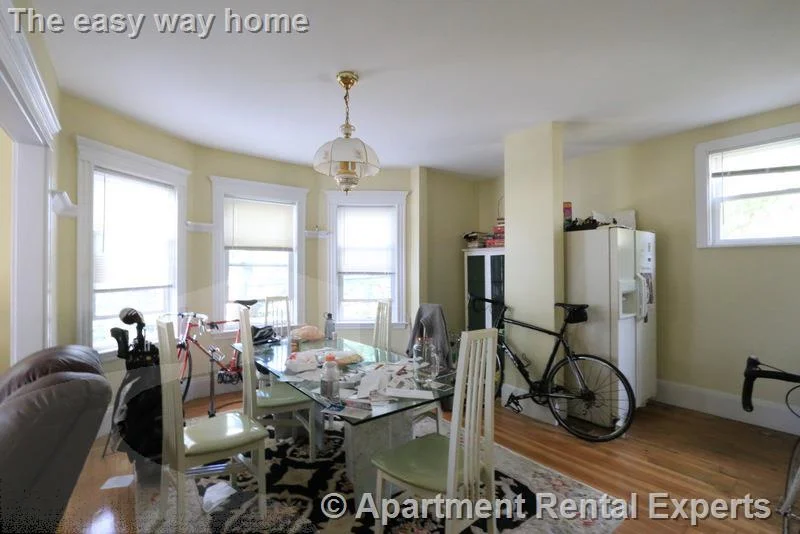 3 bed, 1 bath apartment for rent at 19 Park Ave Unit 2, Davis Square — photo 3 of 18