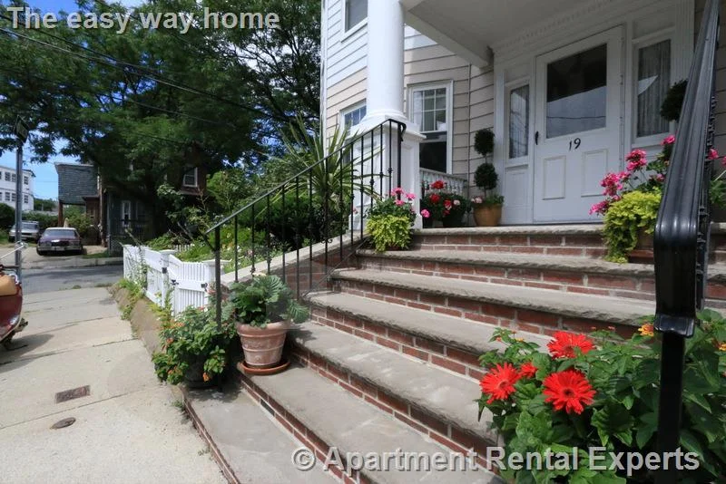3 bed, 1 bath apartment for rent at 19 Park Ave Unit 2, Davis Square — photo 14 of 18