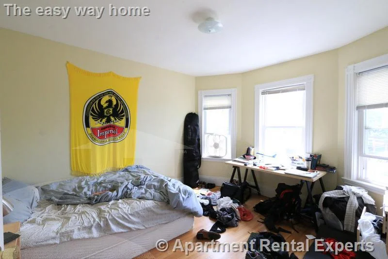 3 bed, 1 bath apartment for rent at 19 Park Ave Unit 2, Davis Square — photo 11 of 18