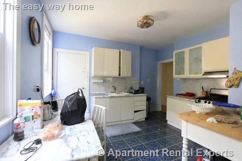 3 bed, 1 bath apartment for rent at 19 Park Ave Unit 2, Davis Square — photo 2 of 18