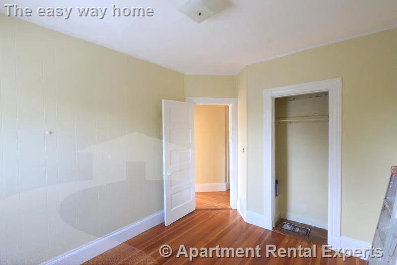 5 bed, 2 bath apartment for rent at 19 Park Ave Unit 3, Davis Square — photo 10 of 26