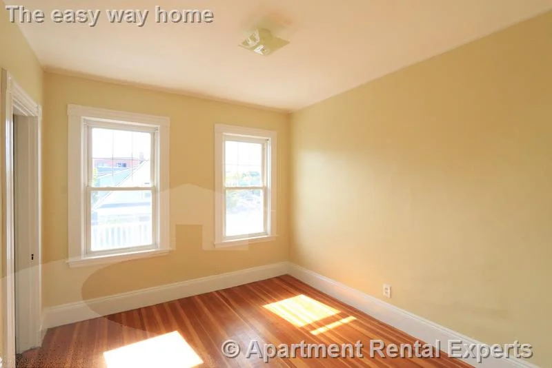 5 bed, 2 bath apartment for rent at 19 Park Ave Unit 3, Davis Square — photo 13 of 26