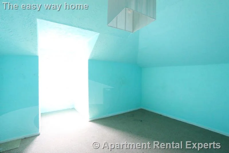 5 bed, 2 bath apartment for rent at 19 Park Ave Unit 3, Davis Square — photo 22 of 26