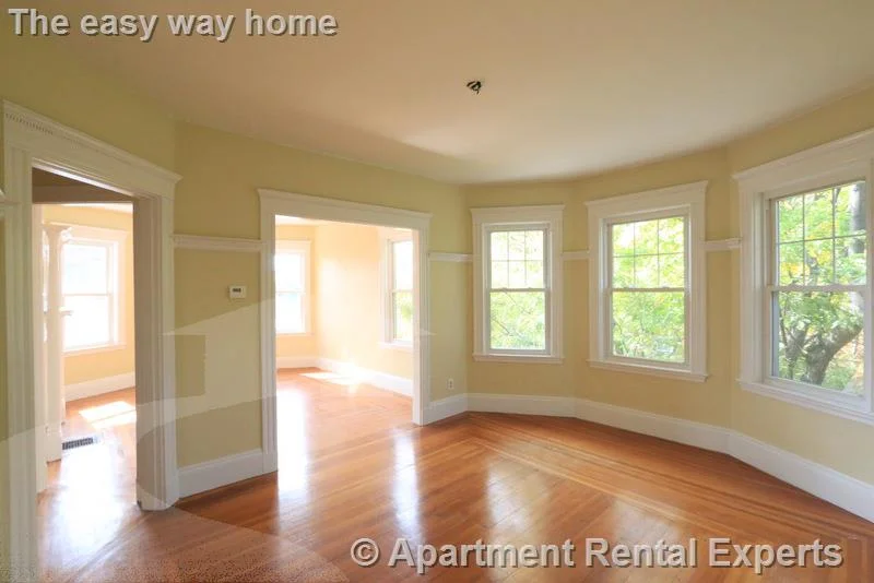 5 bed, 2 bath apartment for rent at 19 Park Ave Unit 3, Davis Square — photo 6 of 26