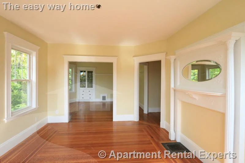 5 bed, 2 bath apartment for rent at 19 Park Ave Unit 3, Davis Square — photo 4 of 26