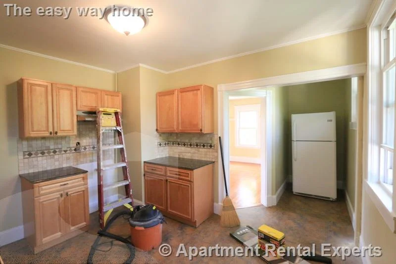 5 bed, 2 bath apartment for rent at 19 Park Ave Unit 3, Davis Square — photo 18 of 26