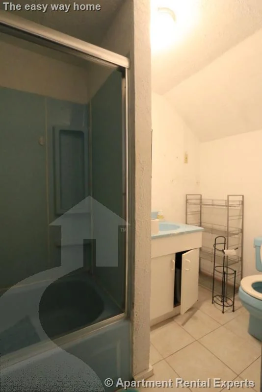 5 bed, 2 bath apartment for rent at 19 Park Ave Unit 3, Davis Square — photo 25 of 26