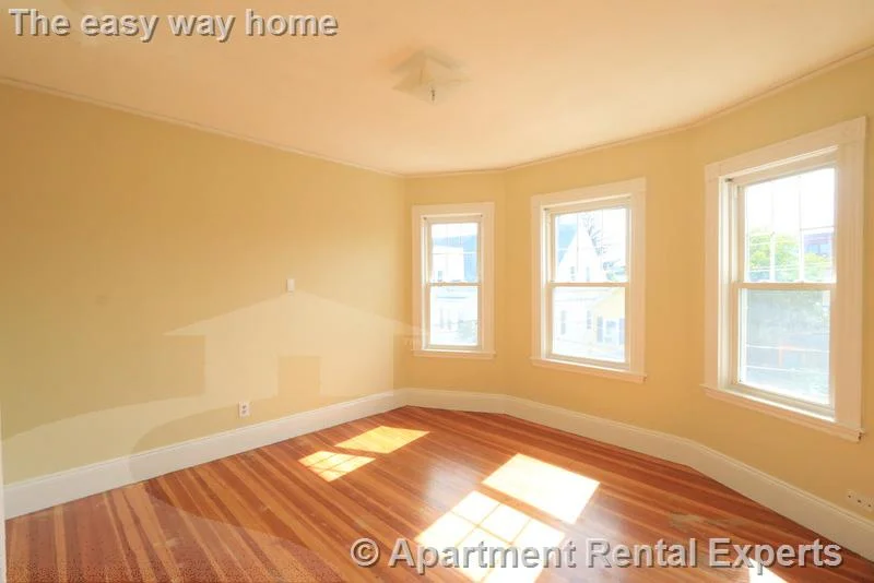 5 bed, 2 bath apartment for rent at 19 Park Ave Unit 3, Davis Square — photo 11 of 26