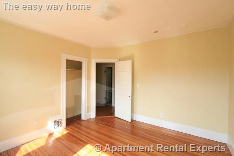 5 bed, 2 bath apartment for rent at 19 Park Ave Unit 3, Davis Square — photo 12 of 26