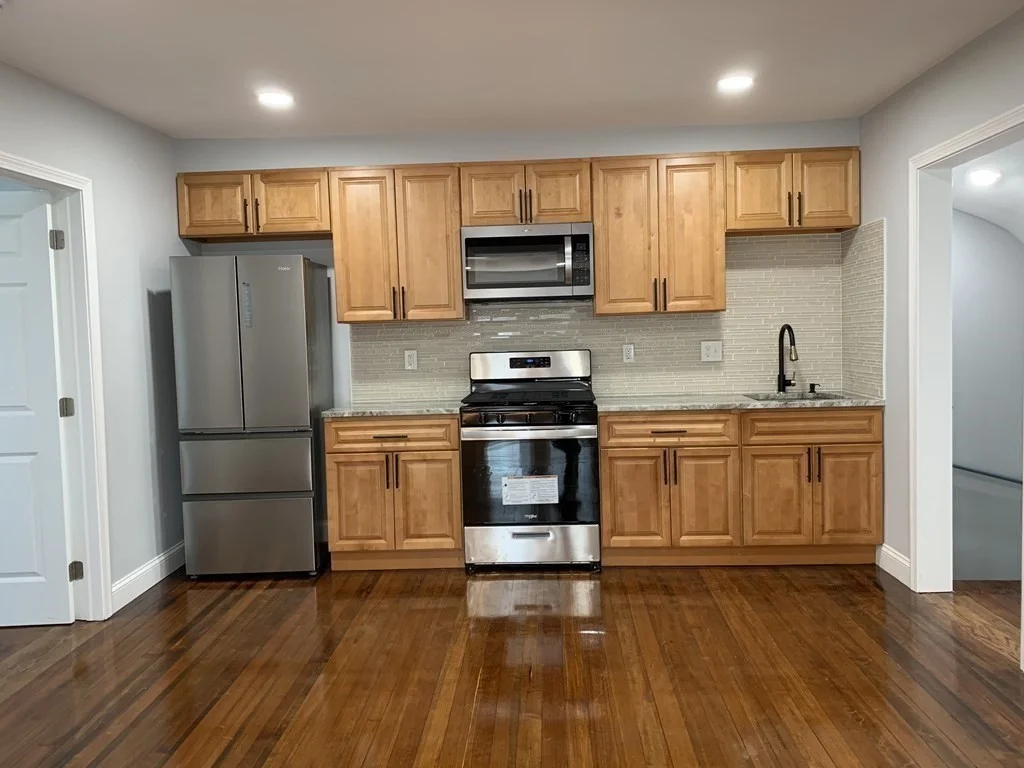 3 bed, 1 bath apartment for rent at 19 Park St Unit 1, Glenwood — photo 2 of 10