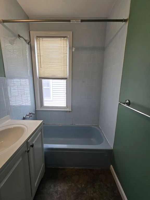 3 bed, 1 bath apartment for rent at 19 Park St Unit 1, Glenwood — photo 5 of 6