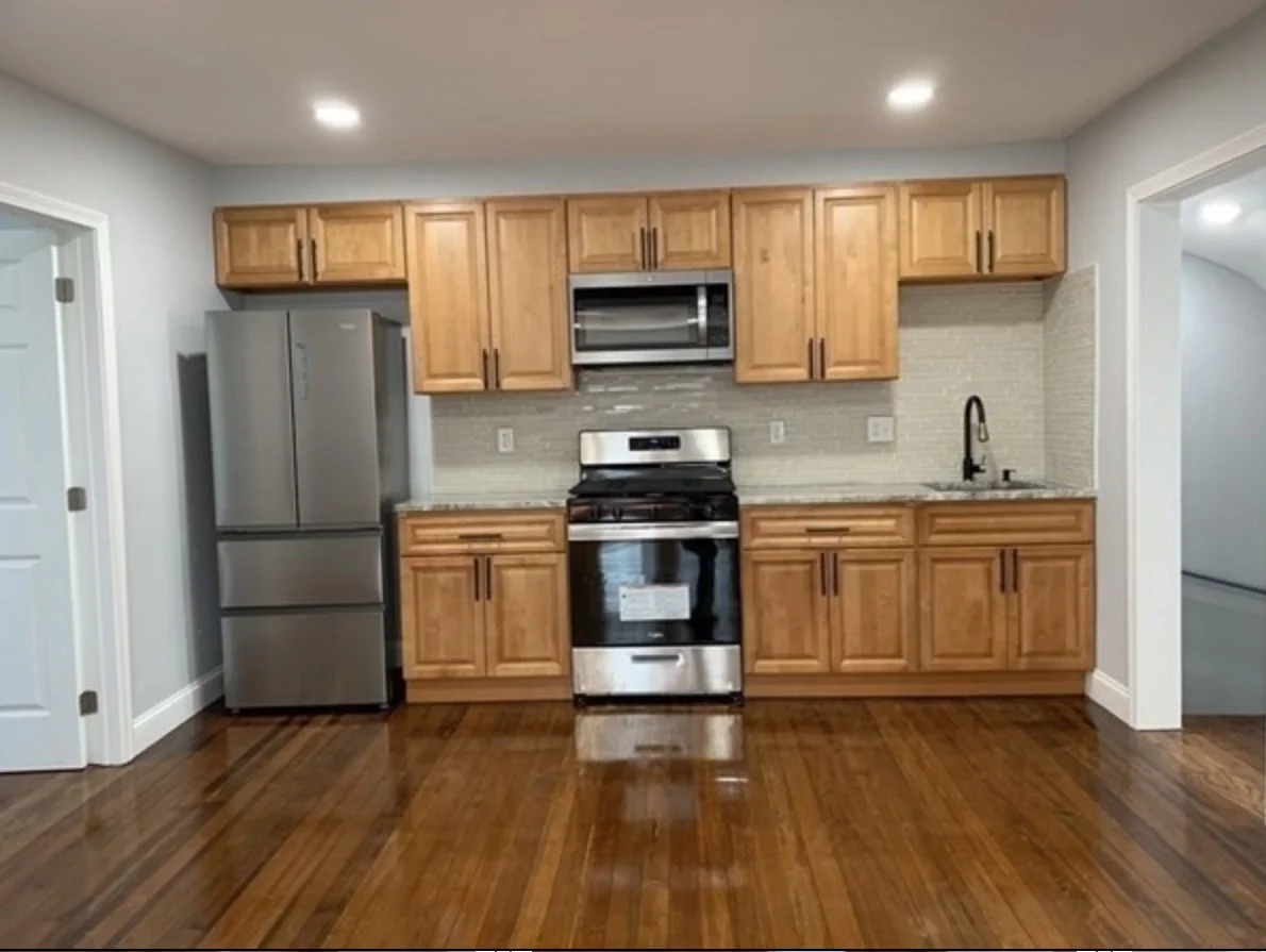 3 bed, 1 bath apartment for rent at 19 Park Unit 1, Salem — photo 2 of 10
