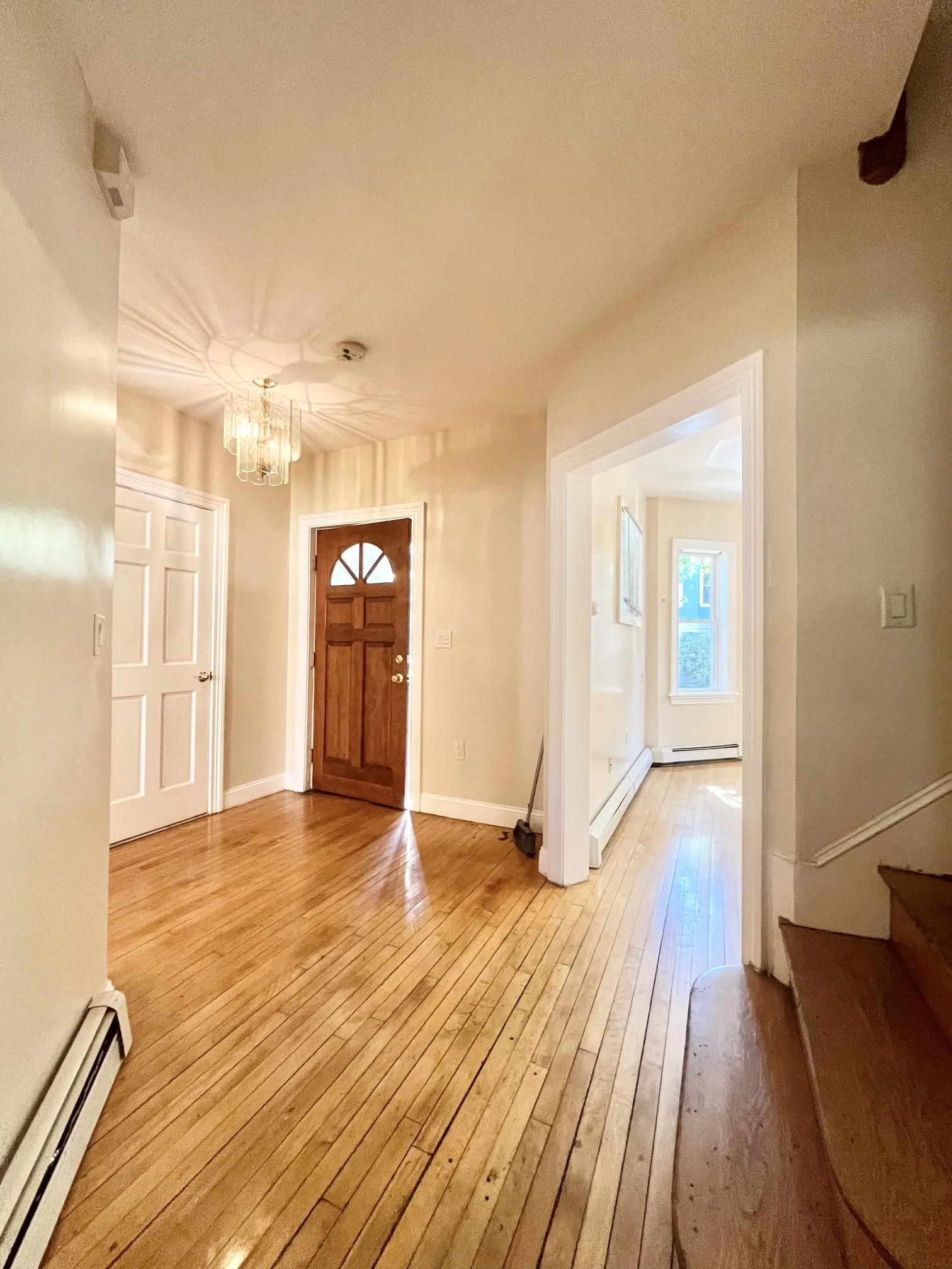 3 bed, 1.5 bath apartment for rent at 19 Park View St Unit 0, Roxbury — photo 12 of 14