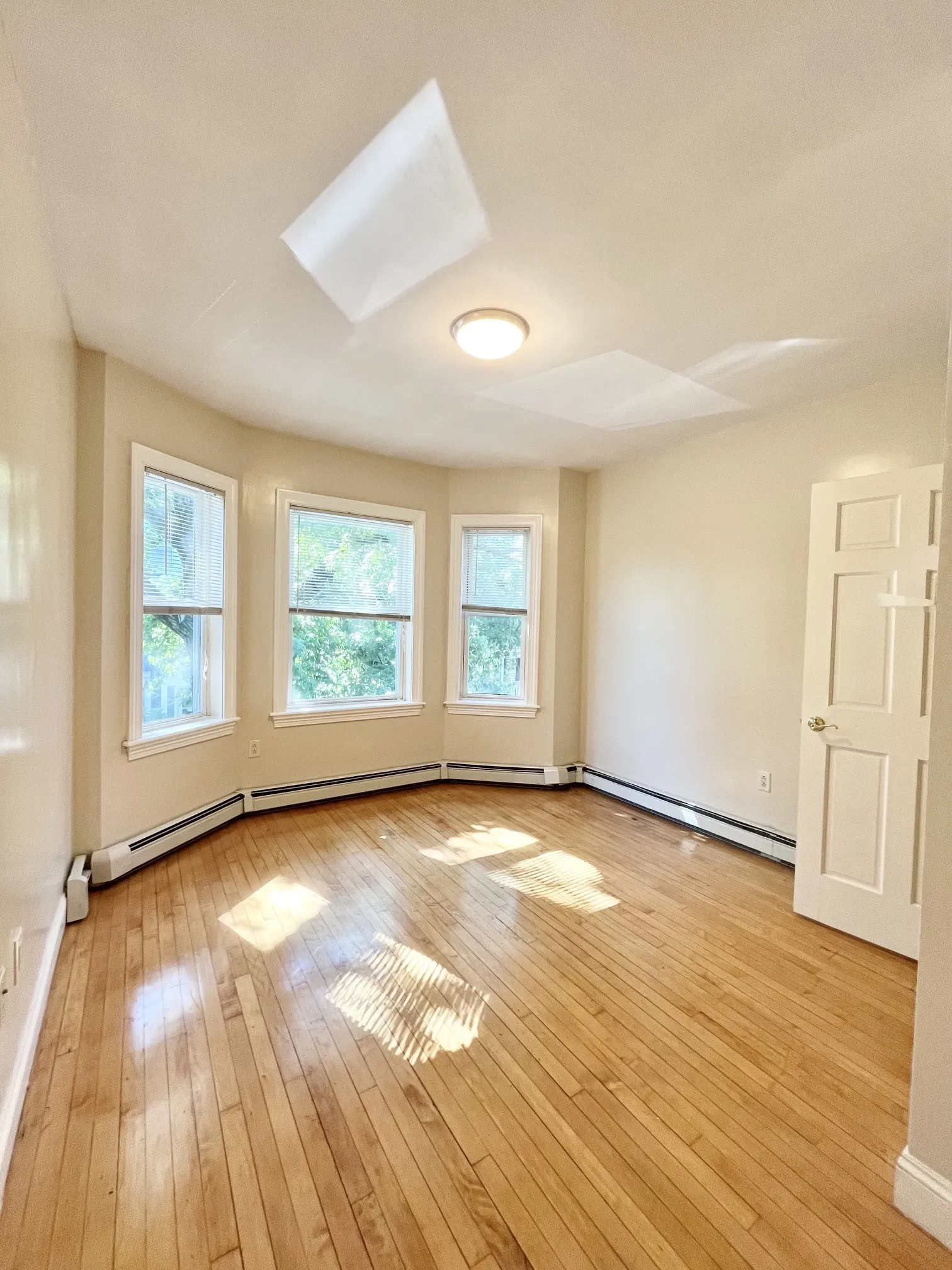 3 bed, 1.5 bath apartment for rent at 19 Park View St Unit 0, Roxbury — photo 6 of 14