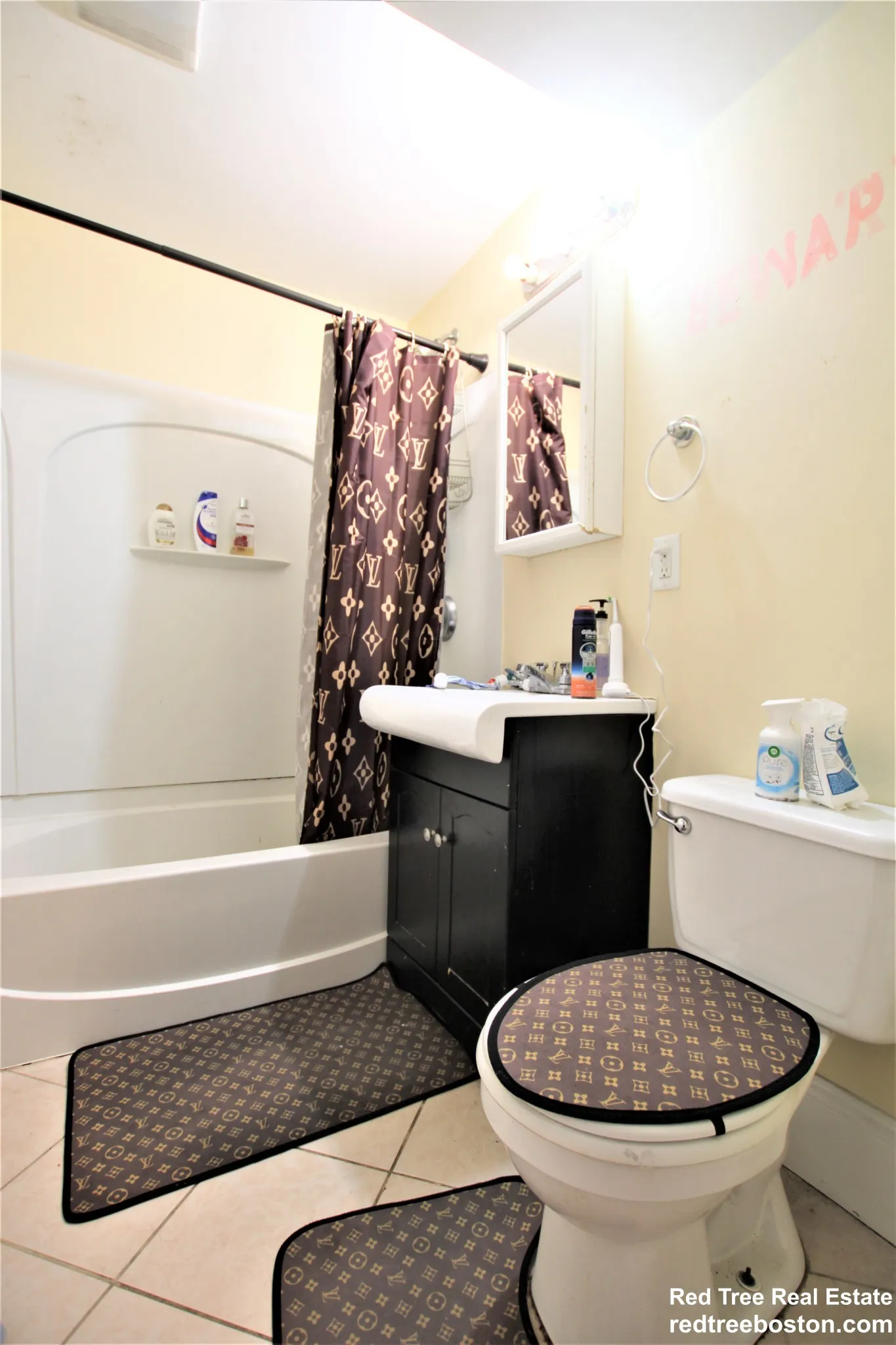6 bed, 2 bath apartment for rent at 19 Parker Hill Ave Unit 1, Mission Hill — photo 17 of 33