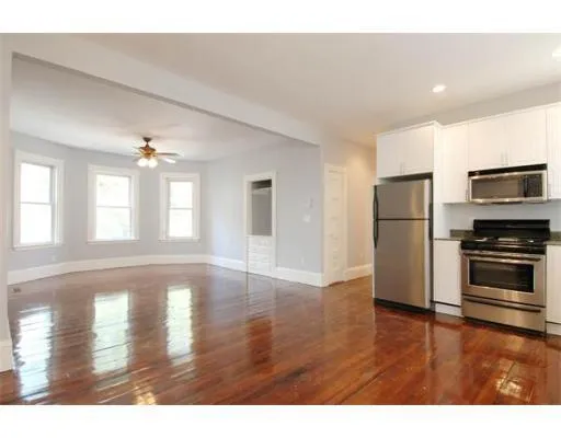 6 bed, 2 bath apartment for rent at 19 Parker Hill Ave Unit 1A, Coolidge Corner — photo 3 of 20