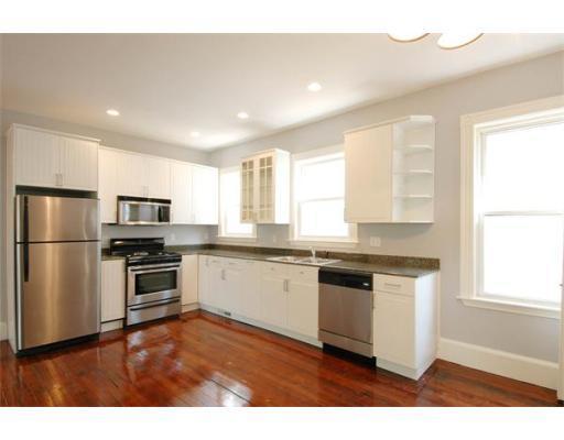 4 bed, 1 bath apartment for rent at 19 Parker Hill Ave Unit 2, Mission Hill
