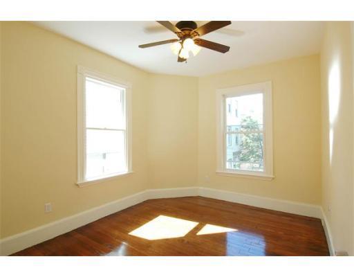 6 bed, 2 bath apartment for rent at 19 Parker Hill Ave Unit 3, Mission Hill — photo 12 of 19