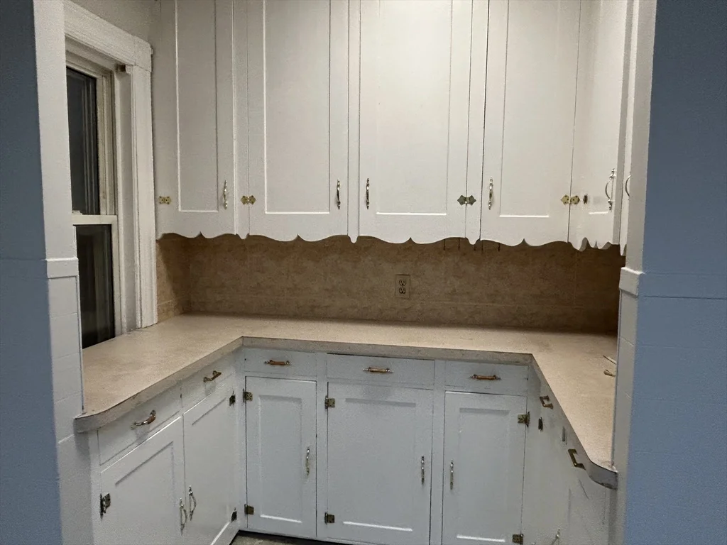 2 bed, 1 bath apartment for rent at 19 Pearl St Unit 2, Malden — photo 3 of 10