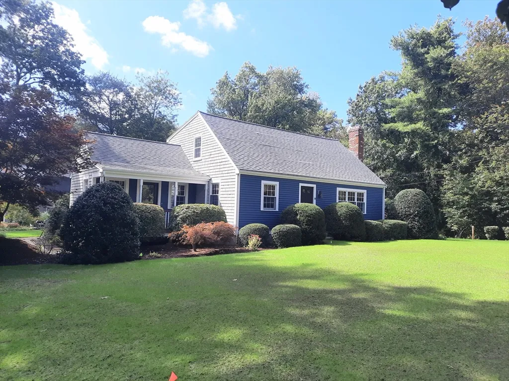 4 bed, 2 bath apartment for rent at 19 Pelham St, Pembroke