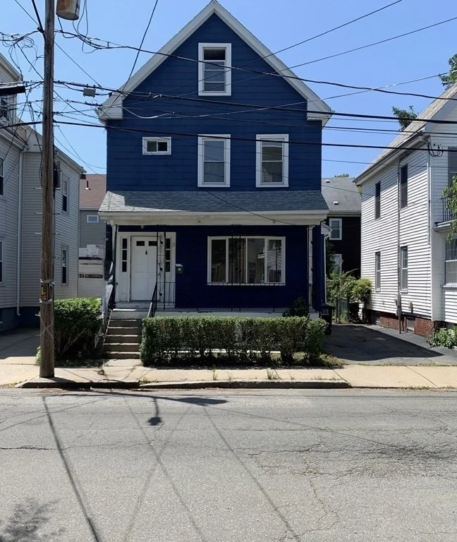 5 bed, 2 bath apartment for rent at 19 Perry St Unit 1, Ward Two — photo 1 of 28