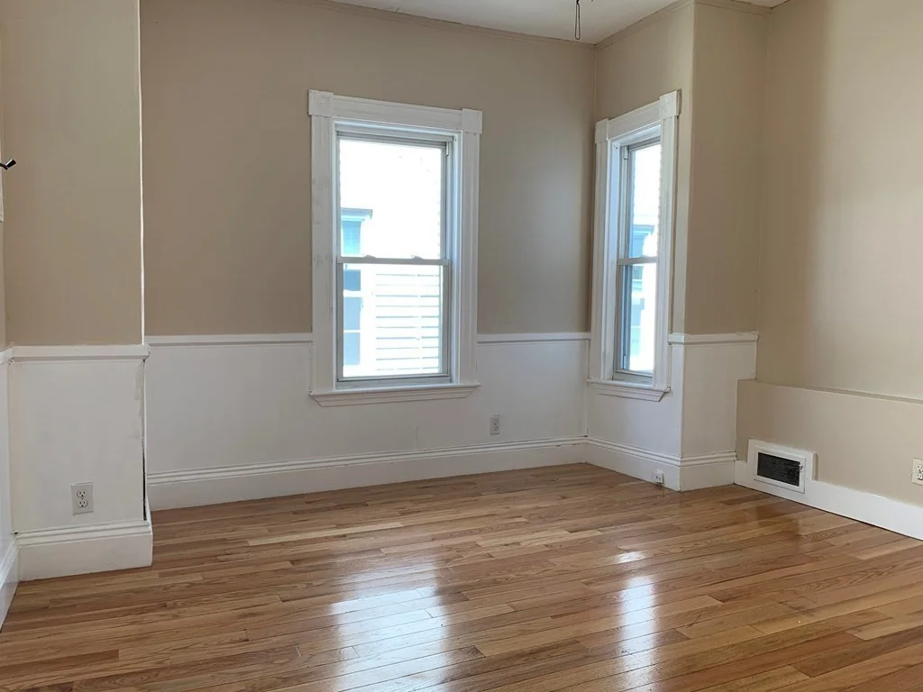 5 bed, 2 bath apartment for rent at 19 Perry St Unit 1, Ward Two — photo 8 of 28