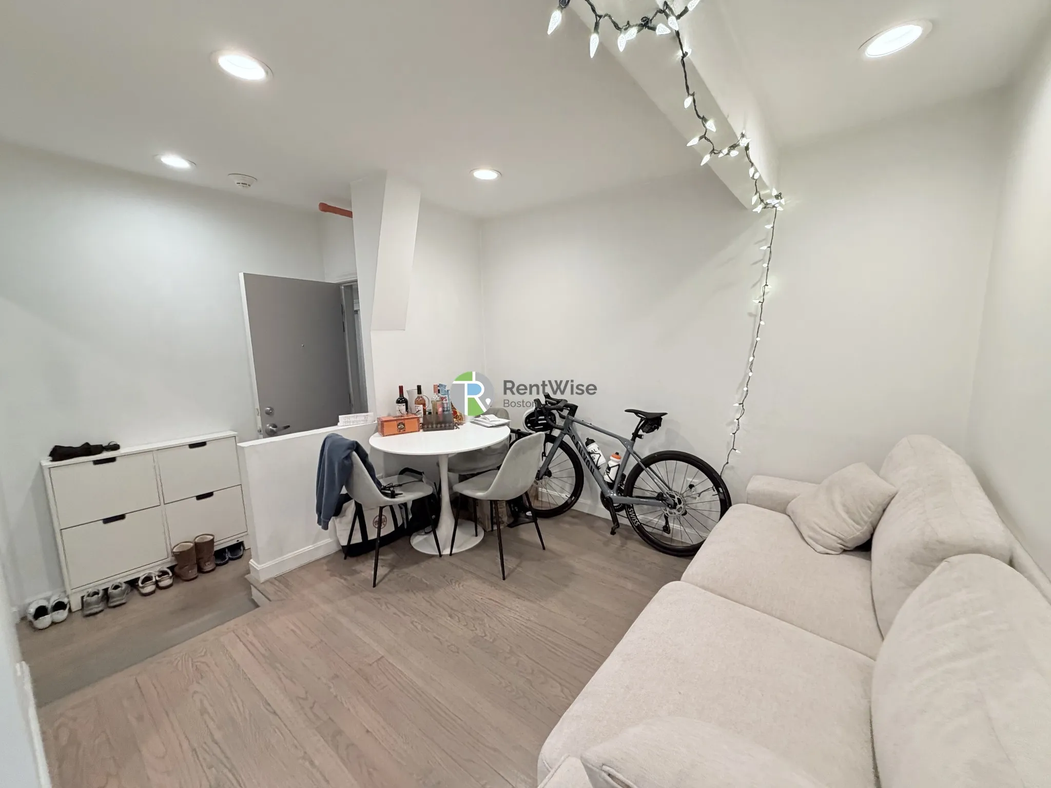 2 bed, 1 bath apartment for rent at 19 Peterborough St Unit 16, Fenway — photo 4 of 15