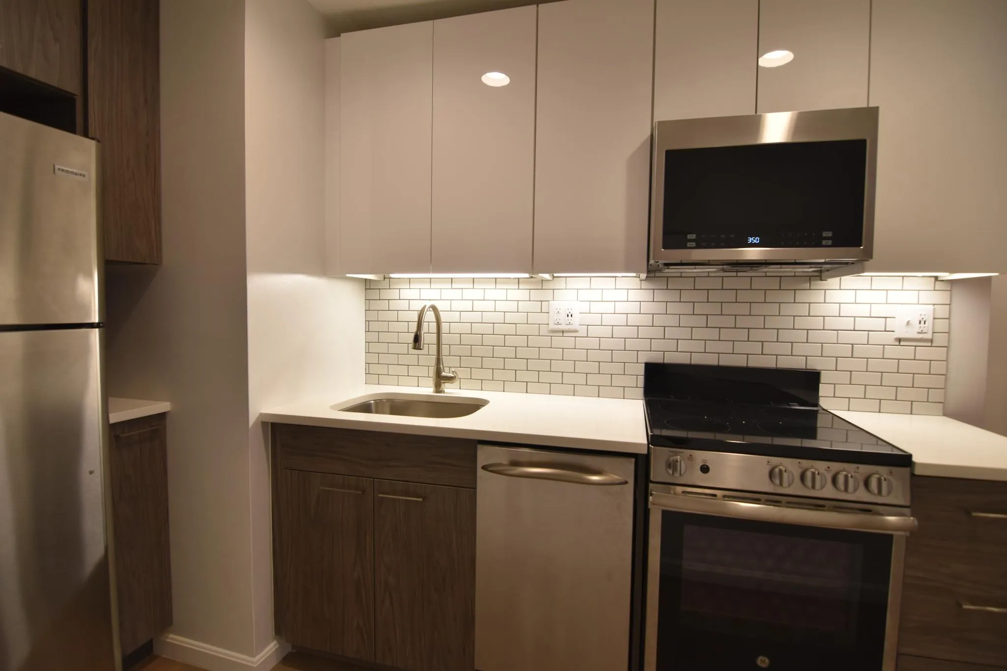 2 bed, 1 bath apartment for rent at 19 Peterborough St Unit 17, Fenway — photo 2 of 5