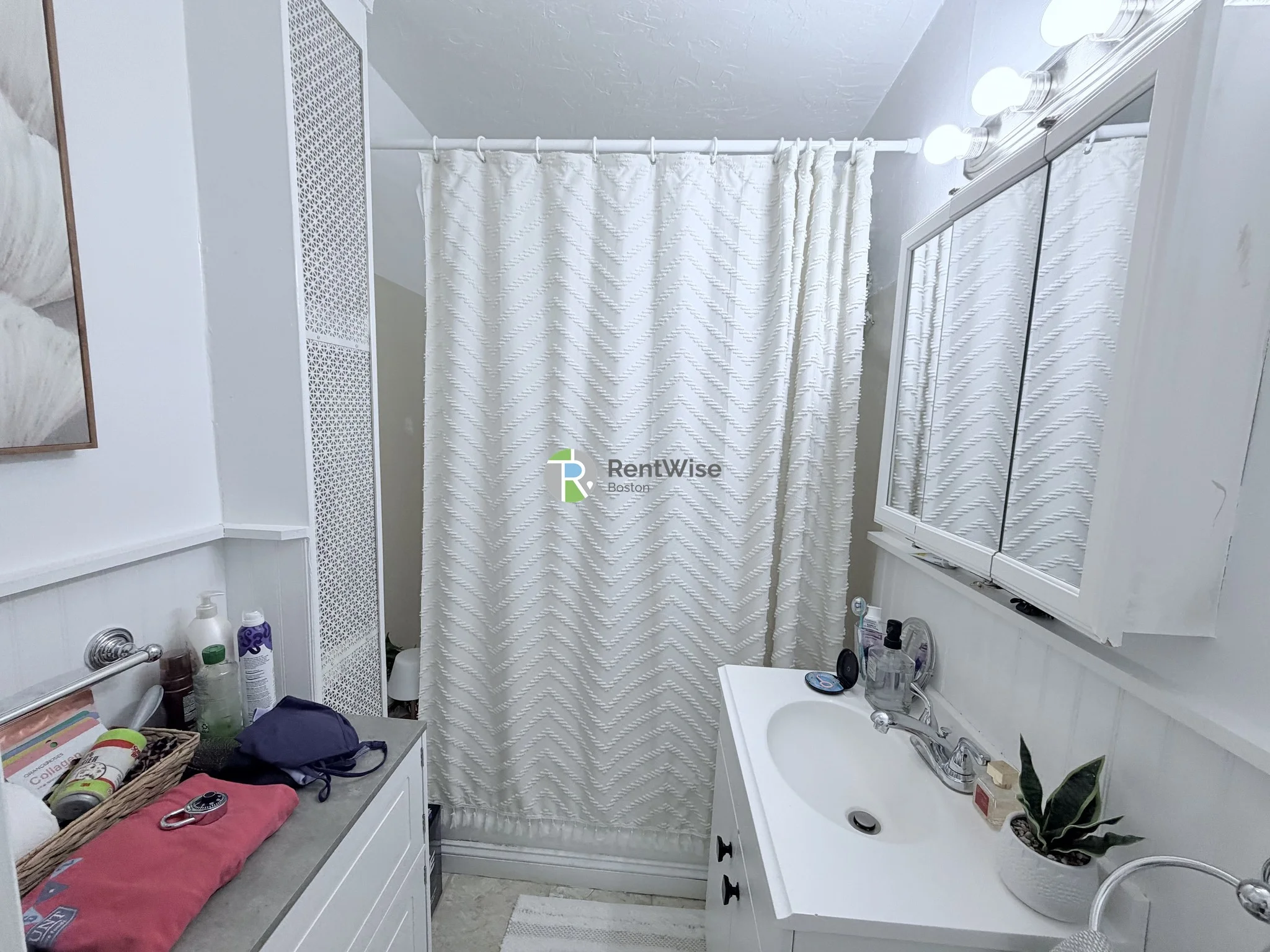 Studio bed, 1 bath apartment for rent at 19 Peterborough St Unit 8, Fenway — photo 4 of 9