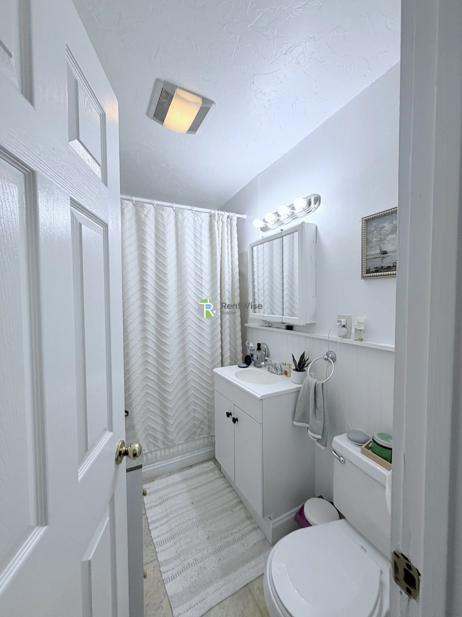 Studio bed, 1 bath apartment for rent at 19 Peterborough St Unit 8, Fenway — photo 3 of 9