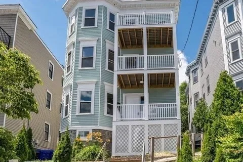 3 bed, 2 bath apartment for rent at 19 Peverell St Unit 3, Dorchester — photo 17 of 21