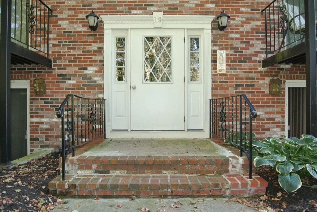 2 bed, 1 bath apartment for rent at 19 Pine St Unit G, Canton — photo 1 of 11
