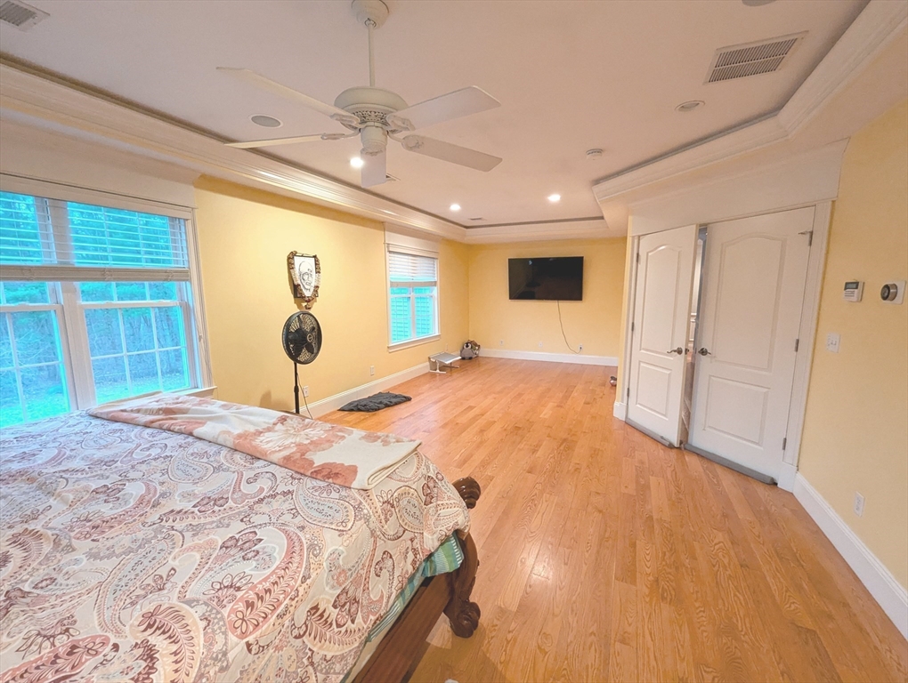 4 bed, 3 bath apartment for rent at 19 Plain St, Franklin — photo 16 of 32