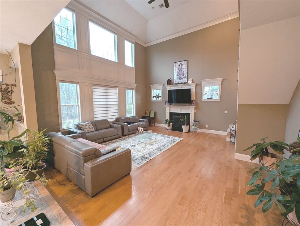 4 bed, 3 bath apartment for rent at 19 Plain St, Franklin — photo 8 of 32