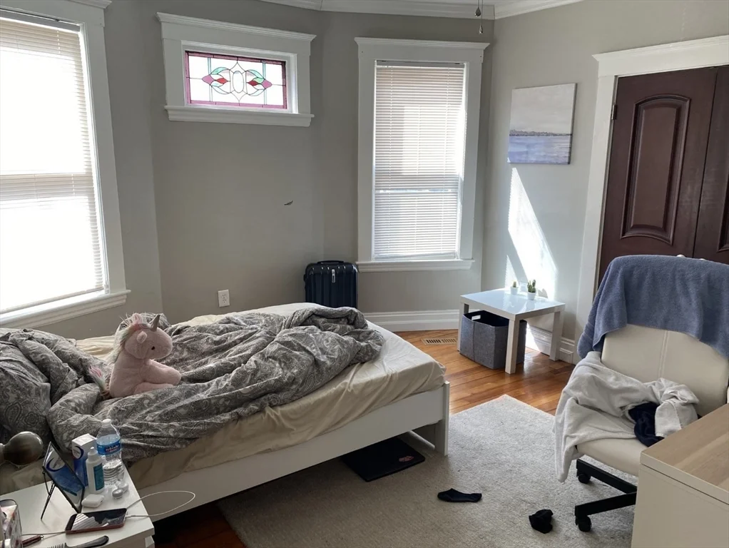 4 bed, 1 bath apartment for rent at 19 Pleasant St Unit 1, Dorchester — photo 7 of 10