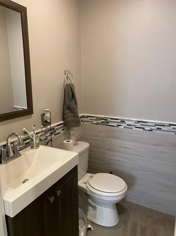 4 bed, 1 bath apartment for rent at 19 Pleasant St Unit 2, Dorchester — photo 6 of 11