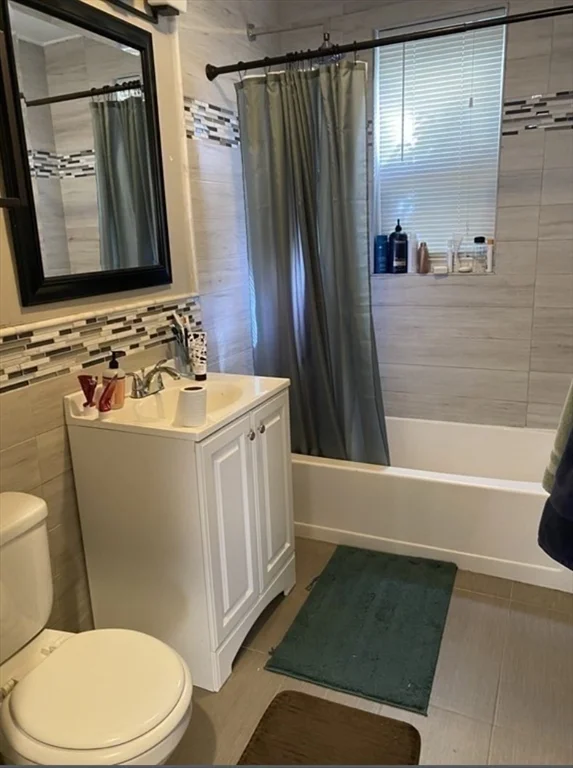 4 bed, 1 bath apartment for rent at 19 Pleasant St Unit 2, Dorchester — photo 4 of 11