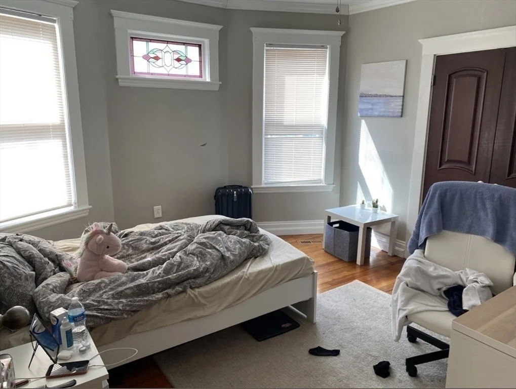 4 bed, 1 bath apartment for rent at 19 Pleasant St Unit 2, Dorchester — photo 7 of 11