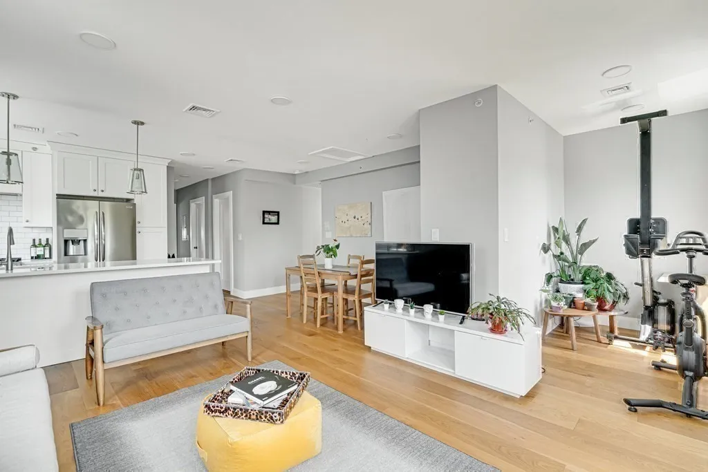 3 bed, 3 bath apartment for rent at 19 Plymouth St Unit 1, Wellington-Harrington — photo 8 of 27