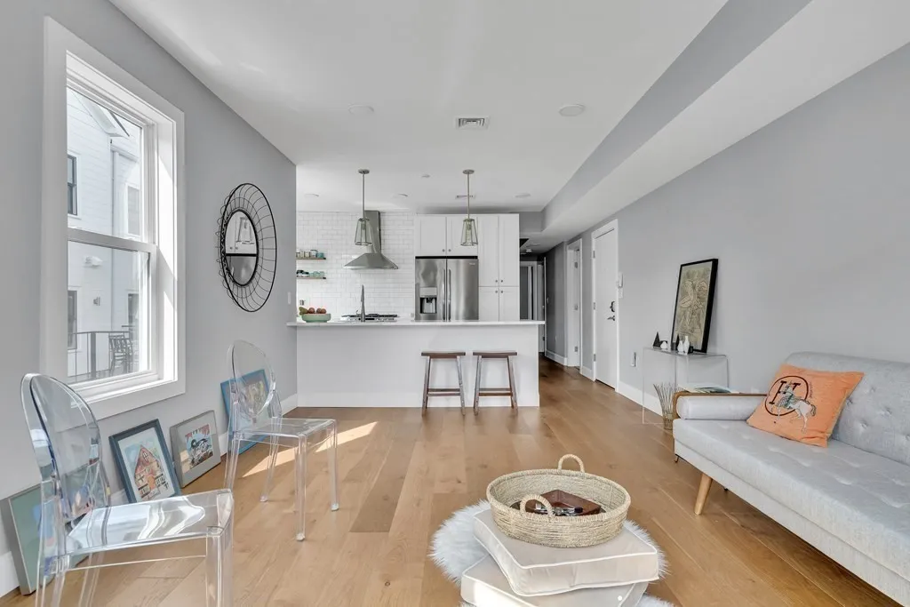 3 bed, 3 bath apartment for rent at 19 Plymouth St Unit 1, Wellington-Harrington — photo 16 of 27
