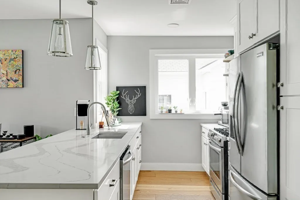 3 bed, 2 bath apartment for rent at 19 Plymouth St Unit 2, Wellington-Harrington — photo 3 of 27