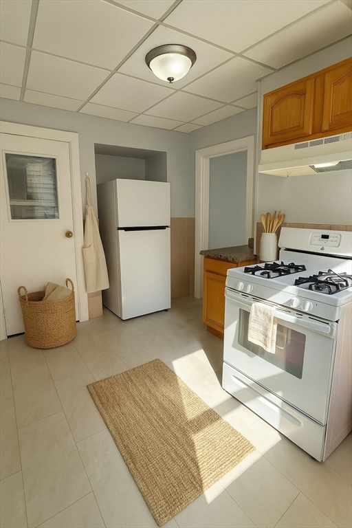 4 bed, 2 bath apartment for rent at 19 Princeton St , Unit 2, East Boston — photo 3 of 11